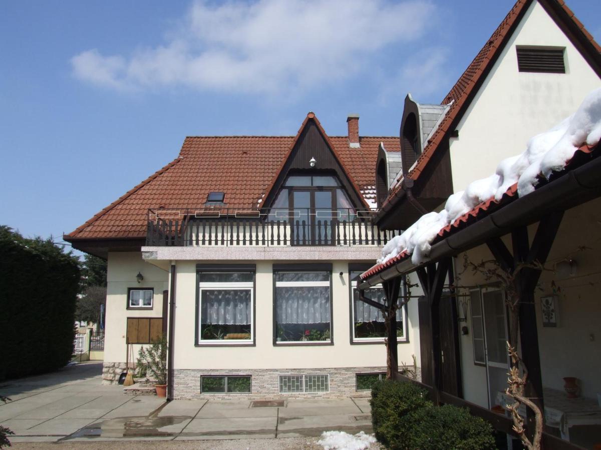 Révész Vendégház Harkány Exterior foto